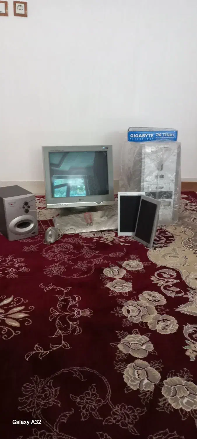 کامپیوتر|رایانه رومیزی|بهار, |دیوار