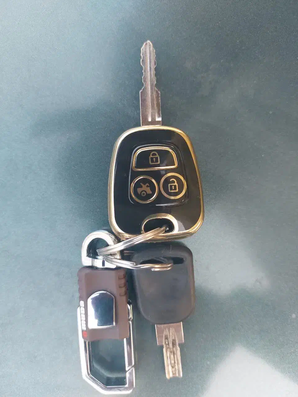 سویچ پیدا شده حوالی آرامگاه زیارت|اشیا|مهدی شهر, |دیوار