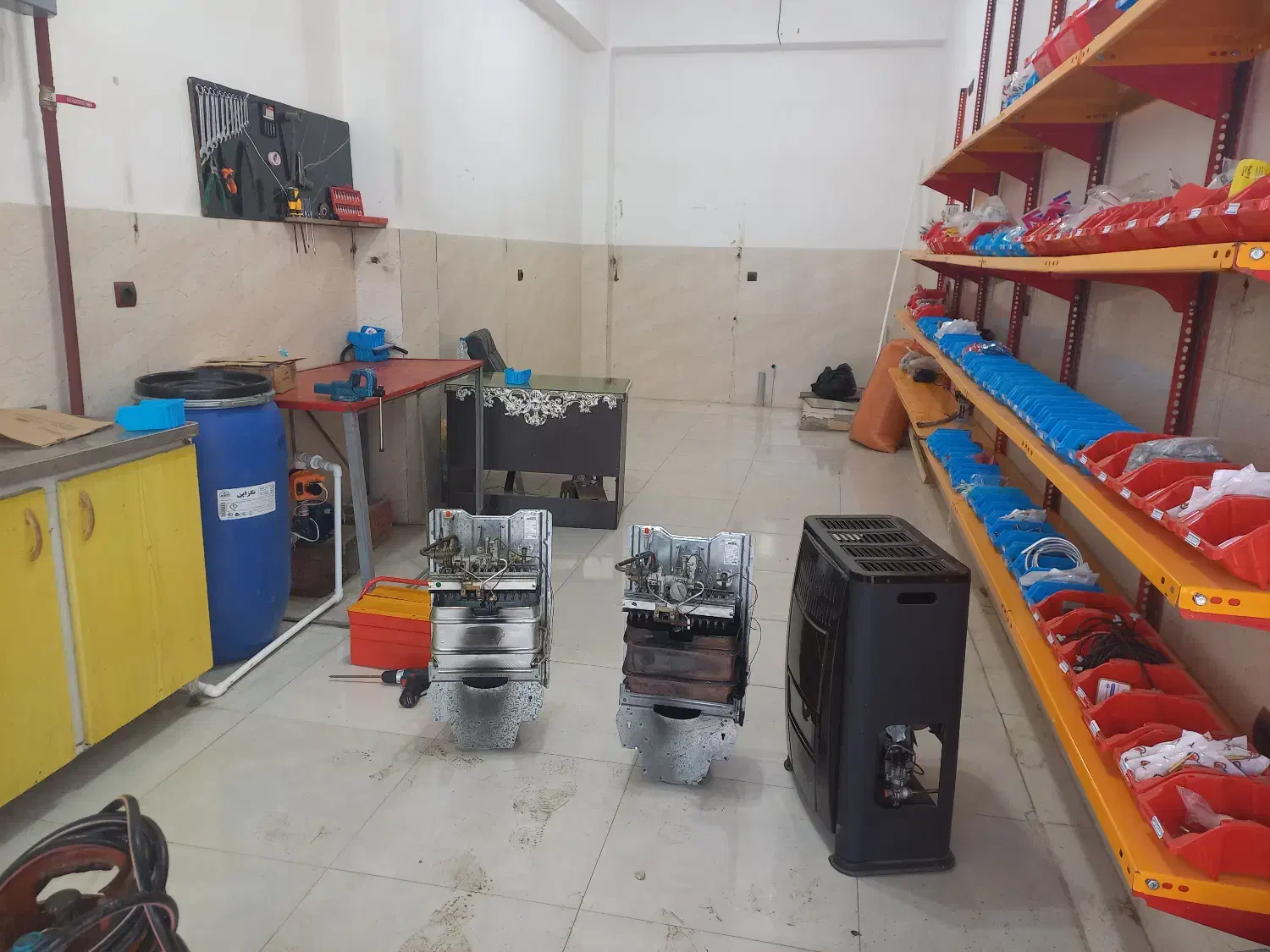 سرویسکار پکیج و آبگرمکن و گاز|آبگرمکن، پکیج، شوفاژ|ماکلوان, |دیوار