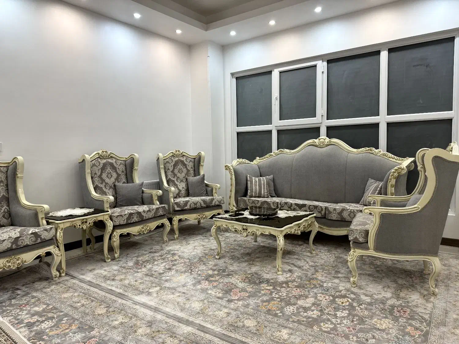 مبل ۷ نفره + کنسول و آینه شیک|مبلمان خانگی و میز عسلی|قم, عمار یاسر|دیوار