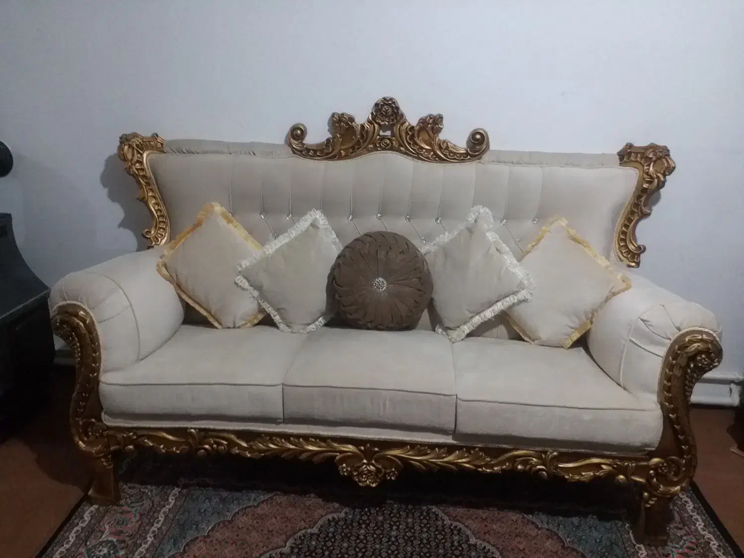 مبل 9 نفره در حد کاملا نو نو|مبلمان خانگی و میز عسلی|سلماس, |دیوار