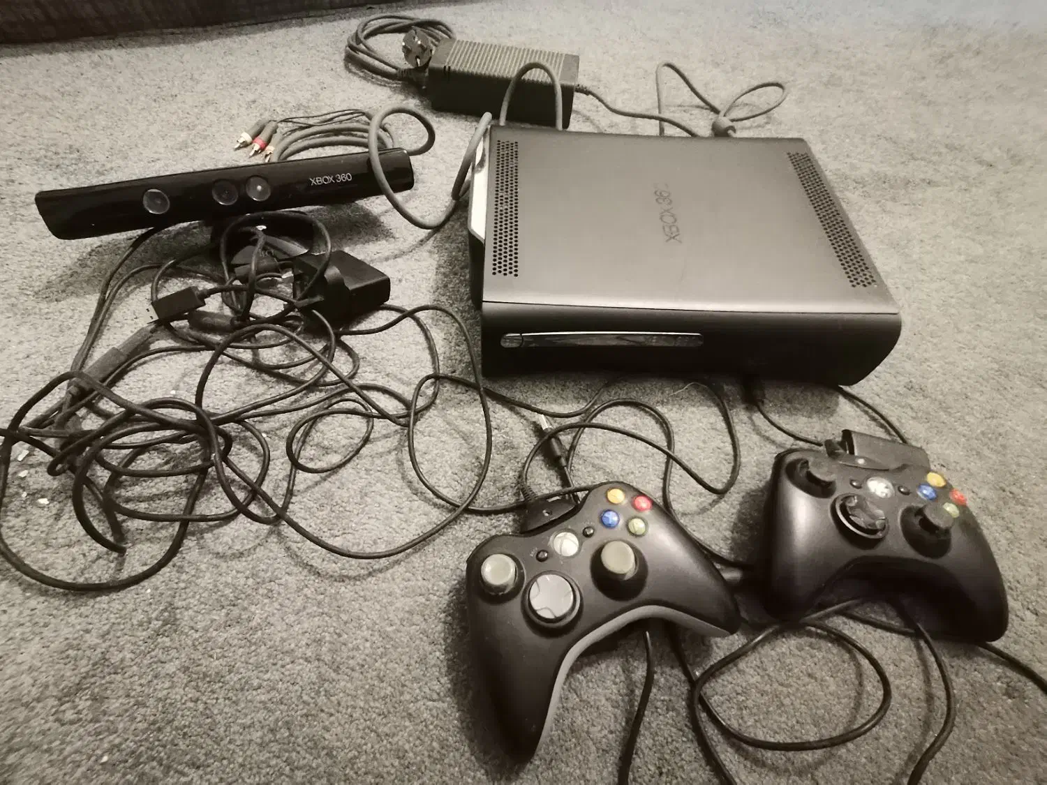 ایکس باکس 360 همراه با کینکت|کنسول، بازی ویدئویی و آنلاین|رشت, آزادگان|دیوار