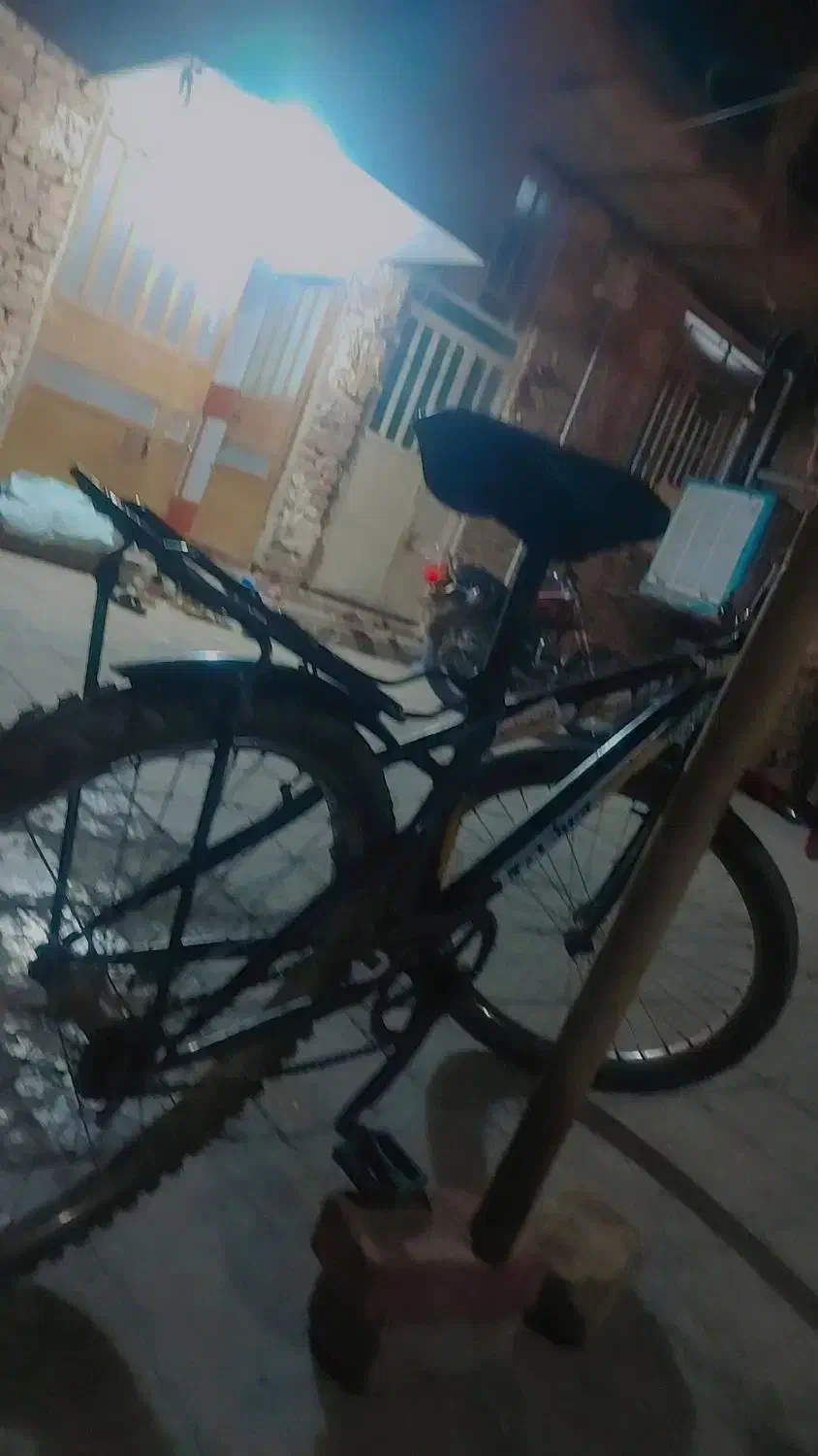 دوچرخه|دوچرخه، اسکیت، اسکوتر|خاش, |دیوار