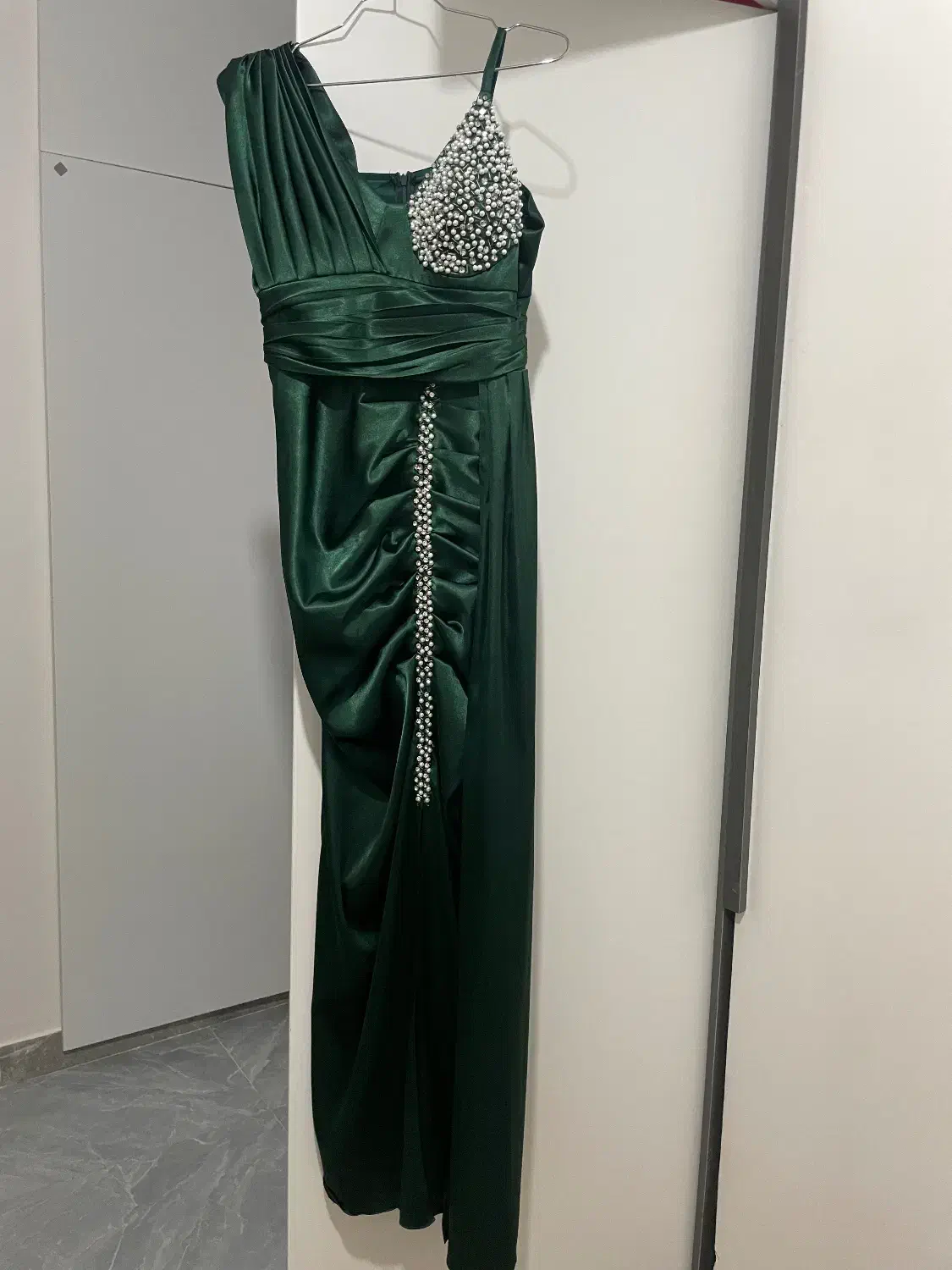 لباس مجلسی تمیز در حد نو|لباس|رشت, کوی غلام نیا|دیوار