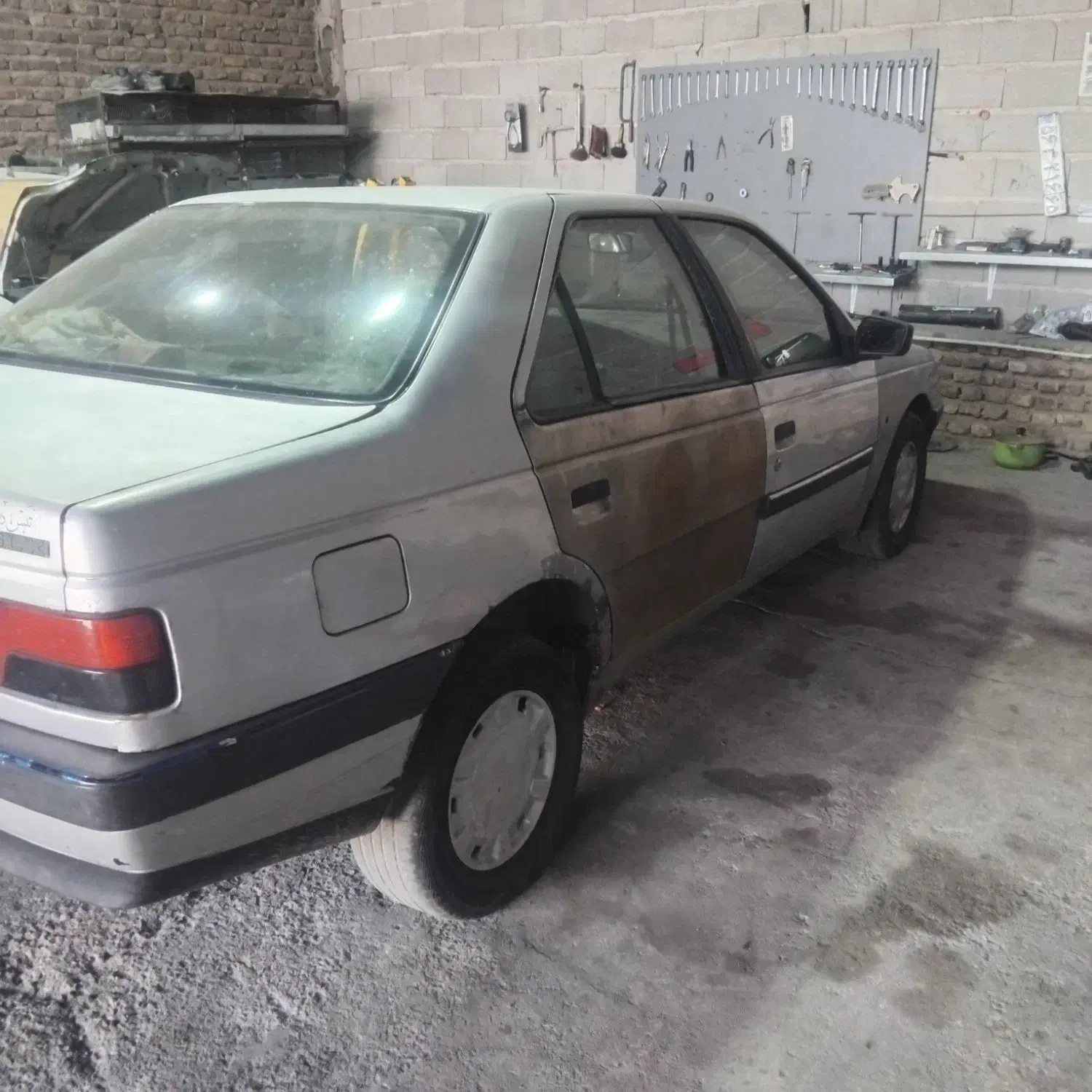 پژو GLX۴۰۵مدل۸۴نقره ای|خودرو سواری و وانت|کرمان, |دیوار