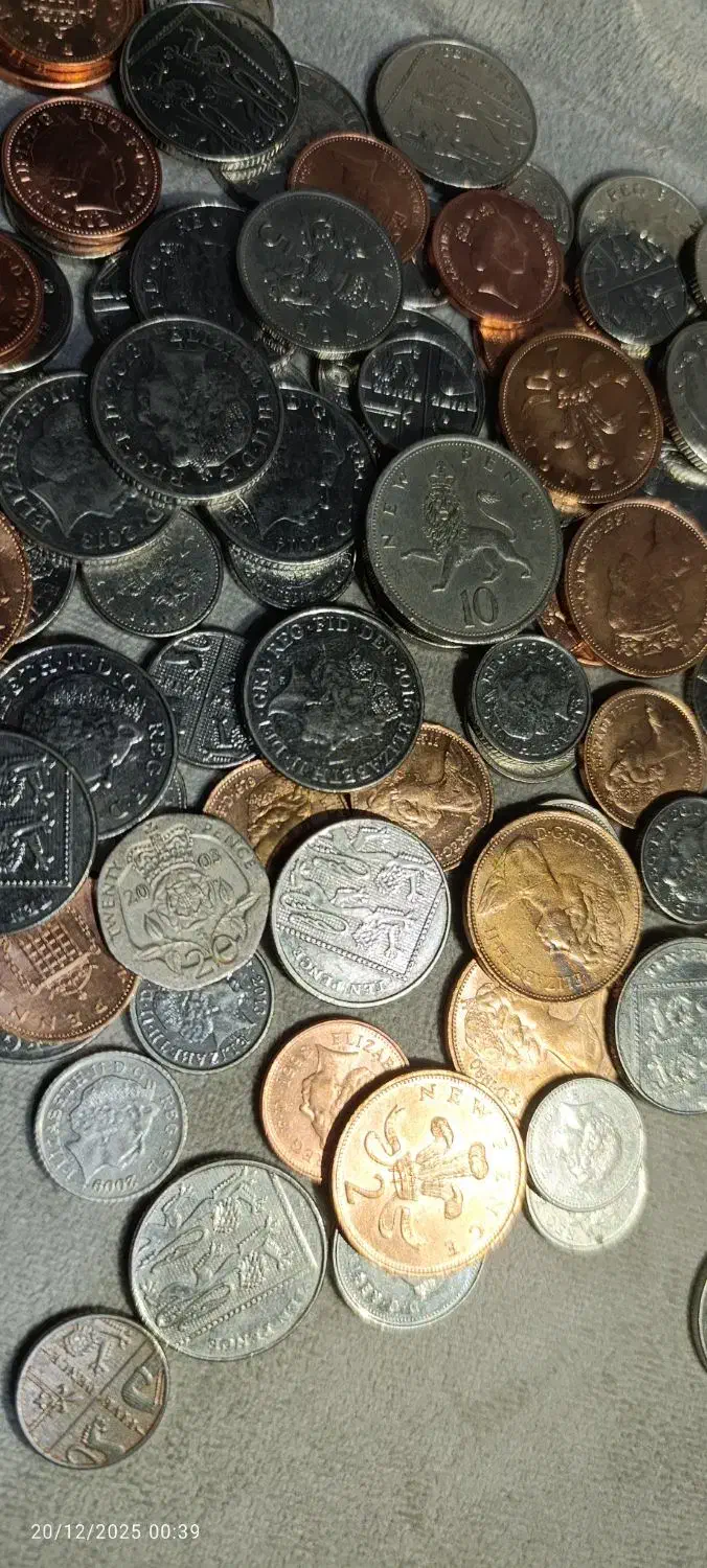 100 تا سکه کلکسیونی ملکه الیزابت انگلیسی|کلکسیون سکه، تمبر، اسکناس|یزد, |دیوار