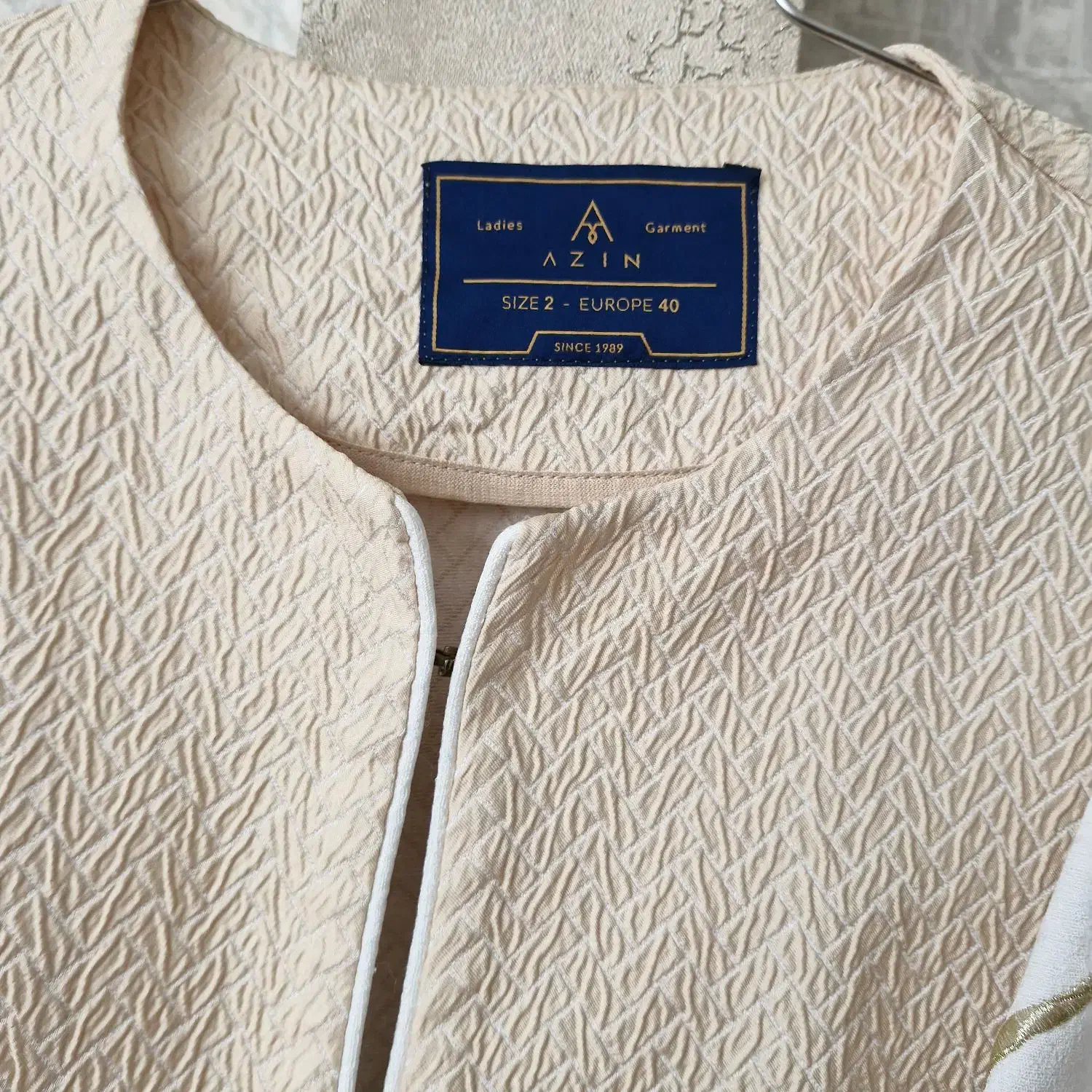 مانتو|لباس|مشهد, امیر|دیوار