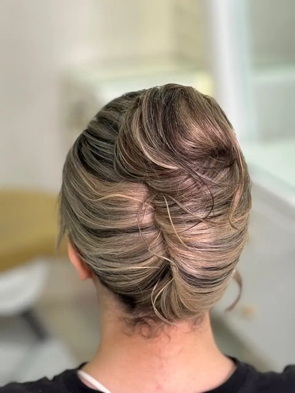 دستیارشینیون سالن مدیس تهرانسر|استخدام درمانی، زیبایی، بهداشتی|تهران, باشگاه نفت|دیوار