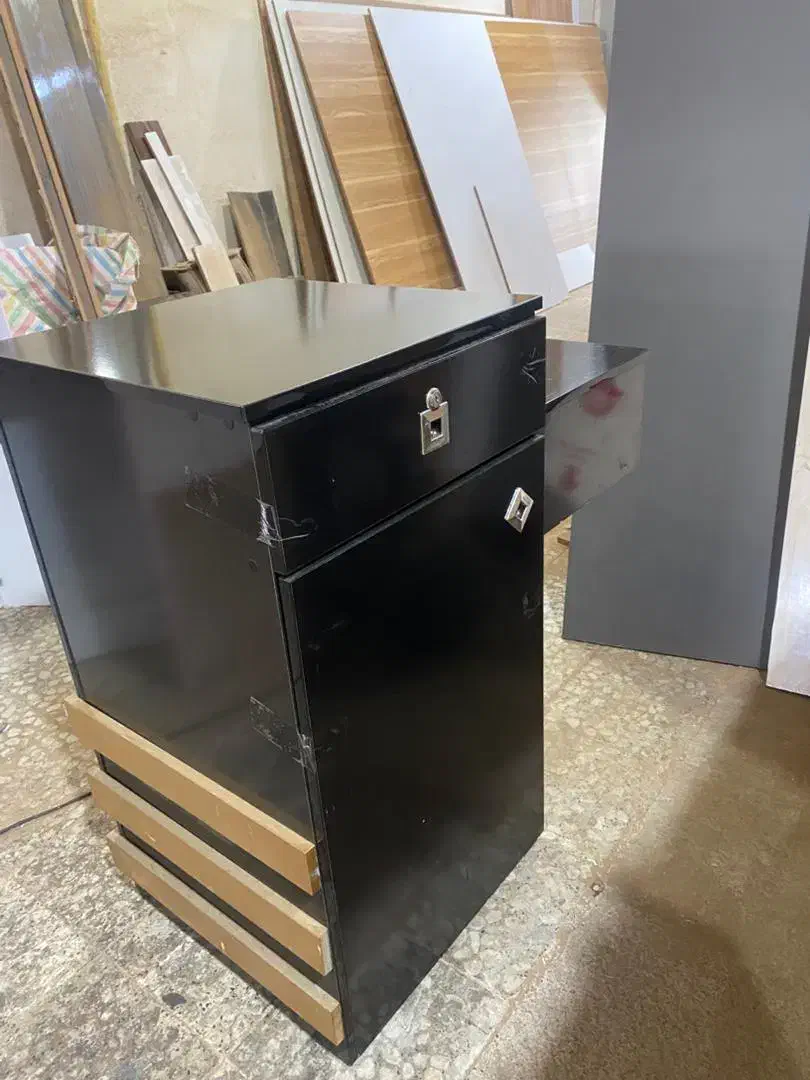 دو عدد میز منشی پارتیشن اطلاعات|مبلمان اداری|رشت, کوی عرفان|دیوار