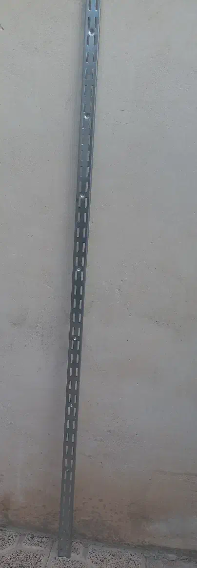 رگال ستونی و شاخه . آویز و چوب رخت|بندرخت و رخت‌آویز|تبریز, |دیوار