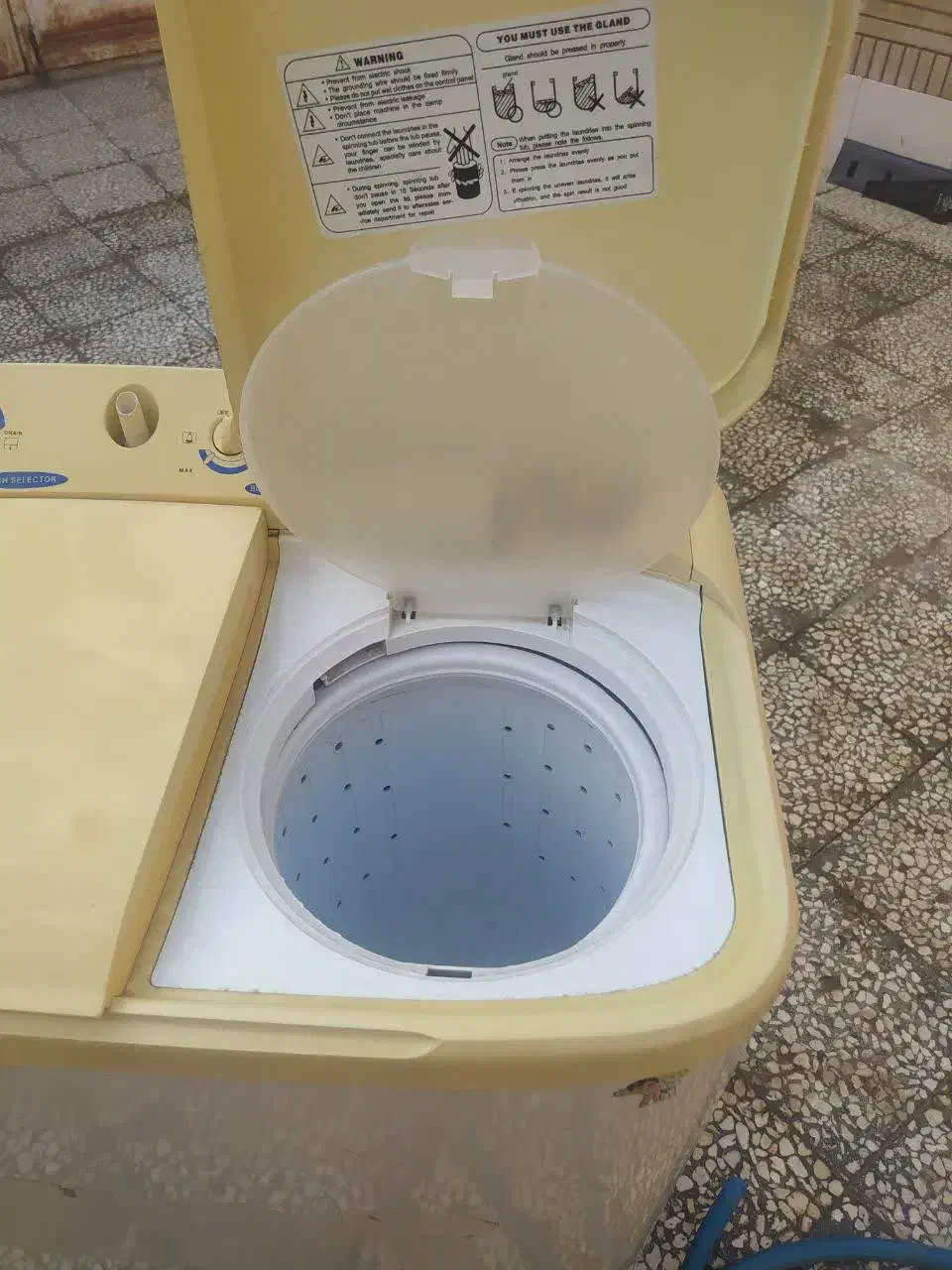 ماشین لباسشویی|ماشین لباسشویی و خشک‌کن لباس|کاشان, فاز ۲ ناجی آباد|دیوار