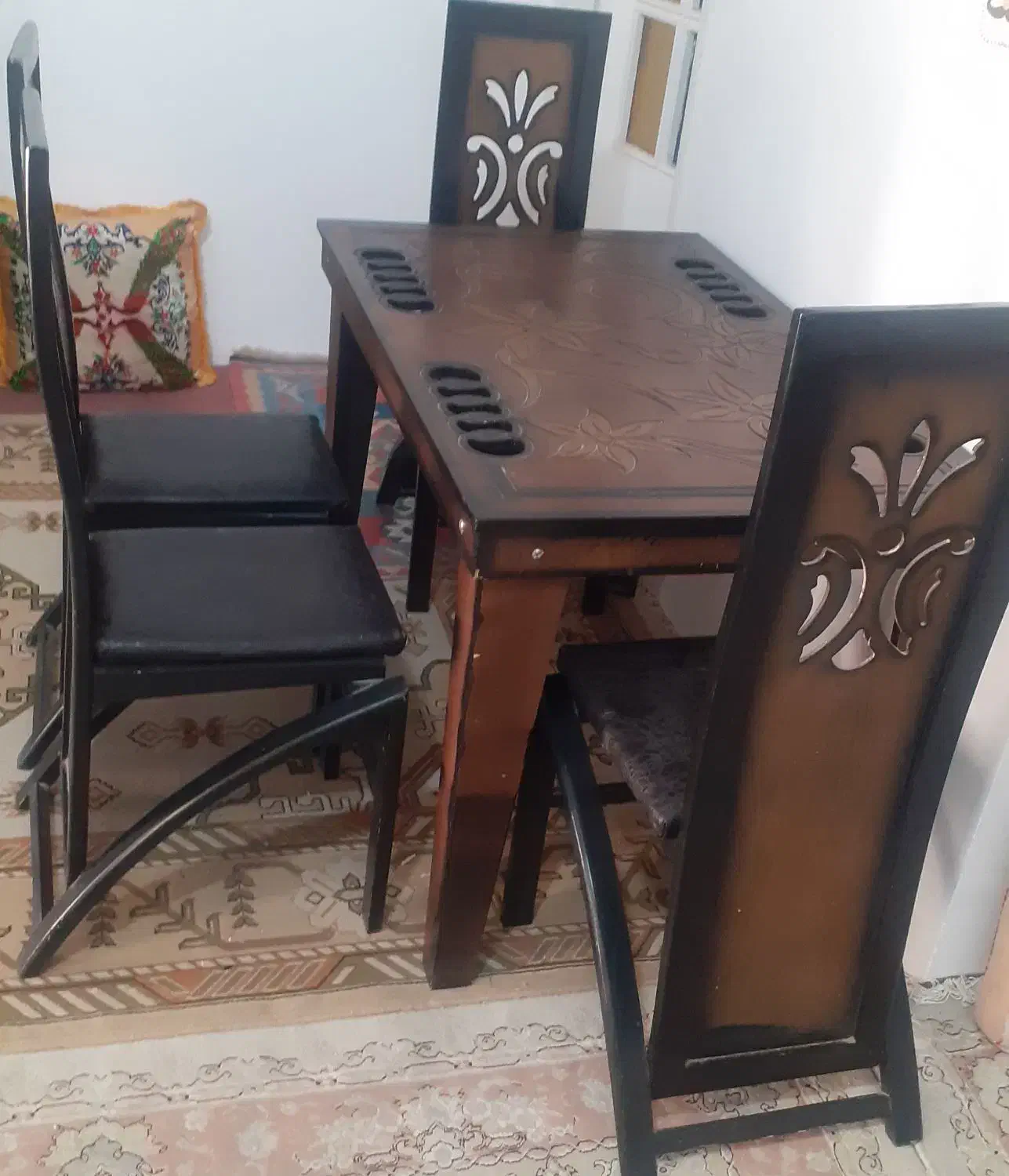 میز ناهار خوری ۴ نفره|میز و صندلی غذاخوری|قم, باغ شازده|دیوار