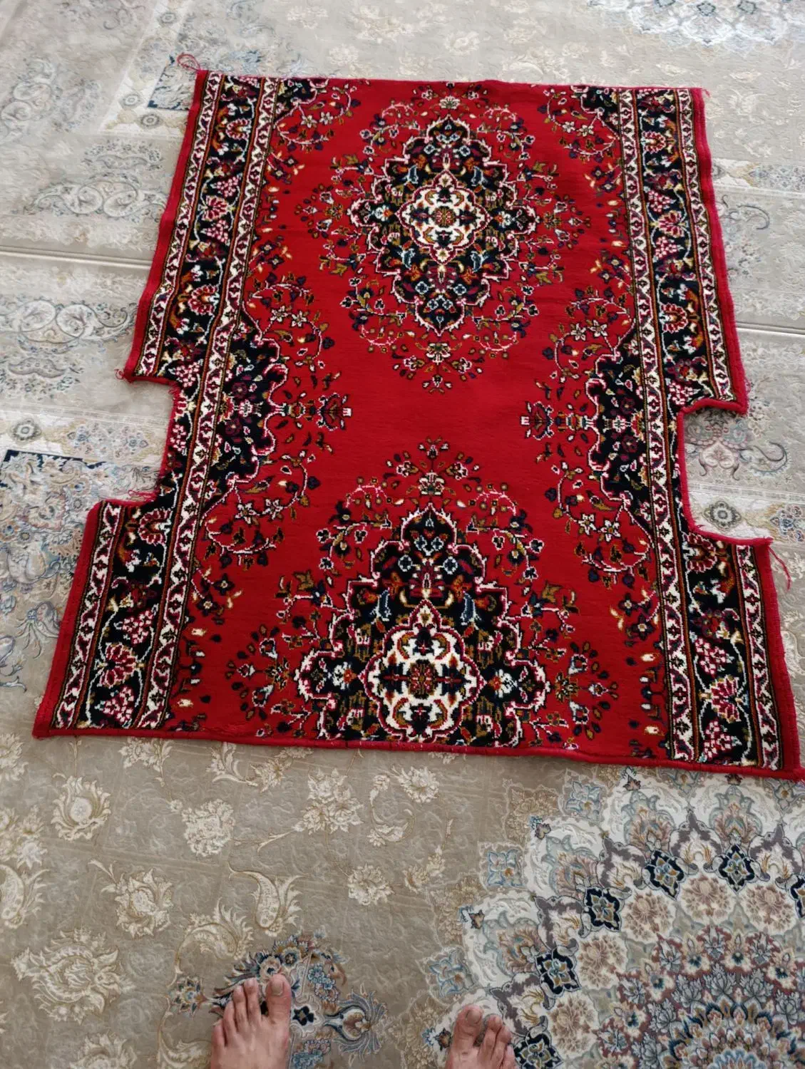 کنار فرش خوش رنگ|فرش|کرمانشاه, |دیوار