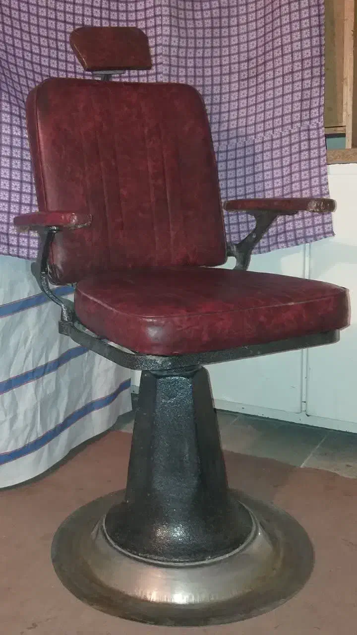 صندلی آرایشگری، درب وردی،کفش اسپرت|حراج|فولادشهر, A2|دیوار