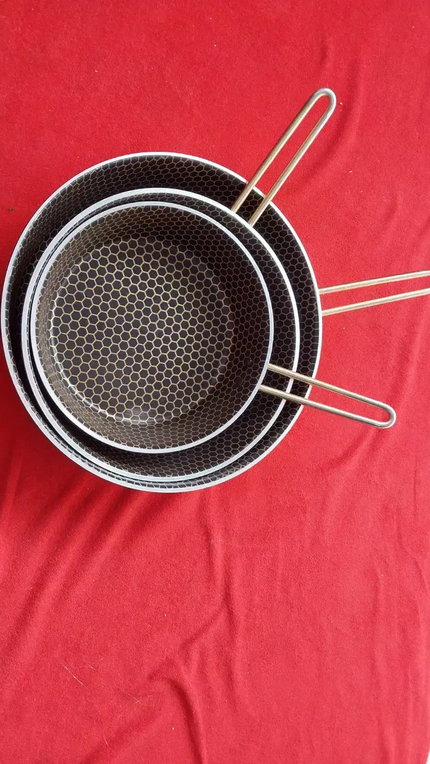 ۳تا ماهی تابه نو ۹۰۰تومن|ظروف پختوپز|نسیمشهر, |دیوار