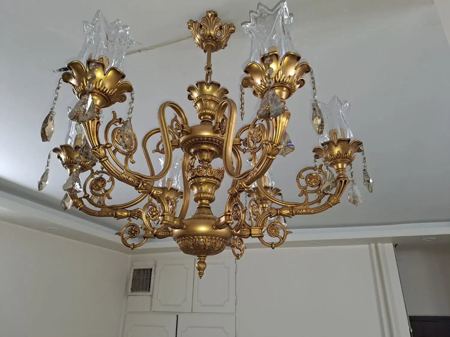 یک عدد لوستر شش شاخه طرح برنج رنگ ثابت|لوستر و چراغ آویز|چهاردانگه (تهران), |دیوار