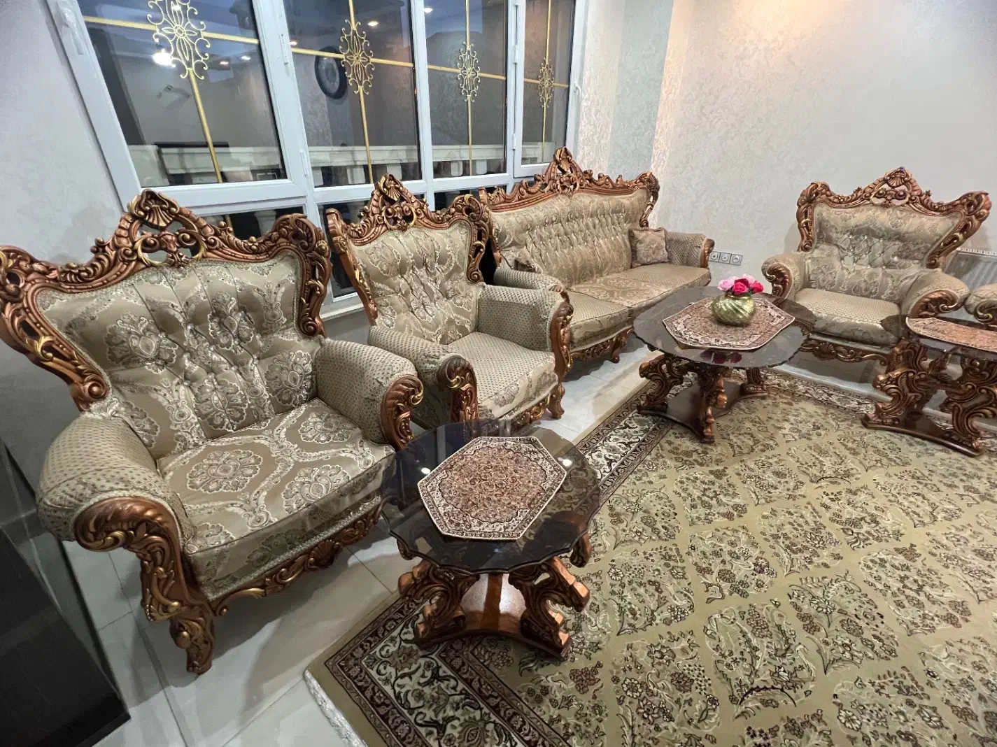 فروش مبل سلطنتی ۹ نفره|مبلمان خانگی و میز عسلی|رشت, منظریه|دیوار