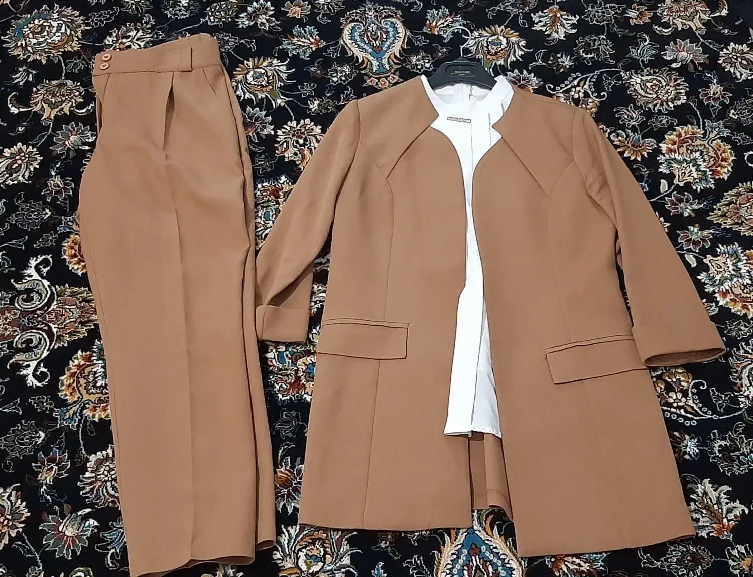 لباس|لباس|همدان, |دیوار