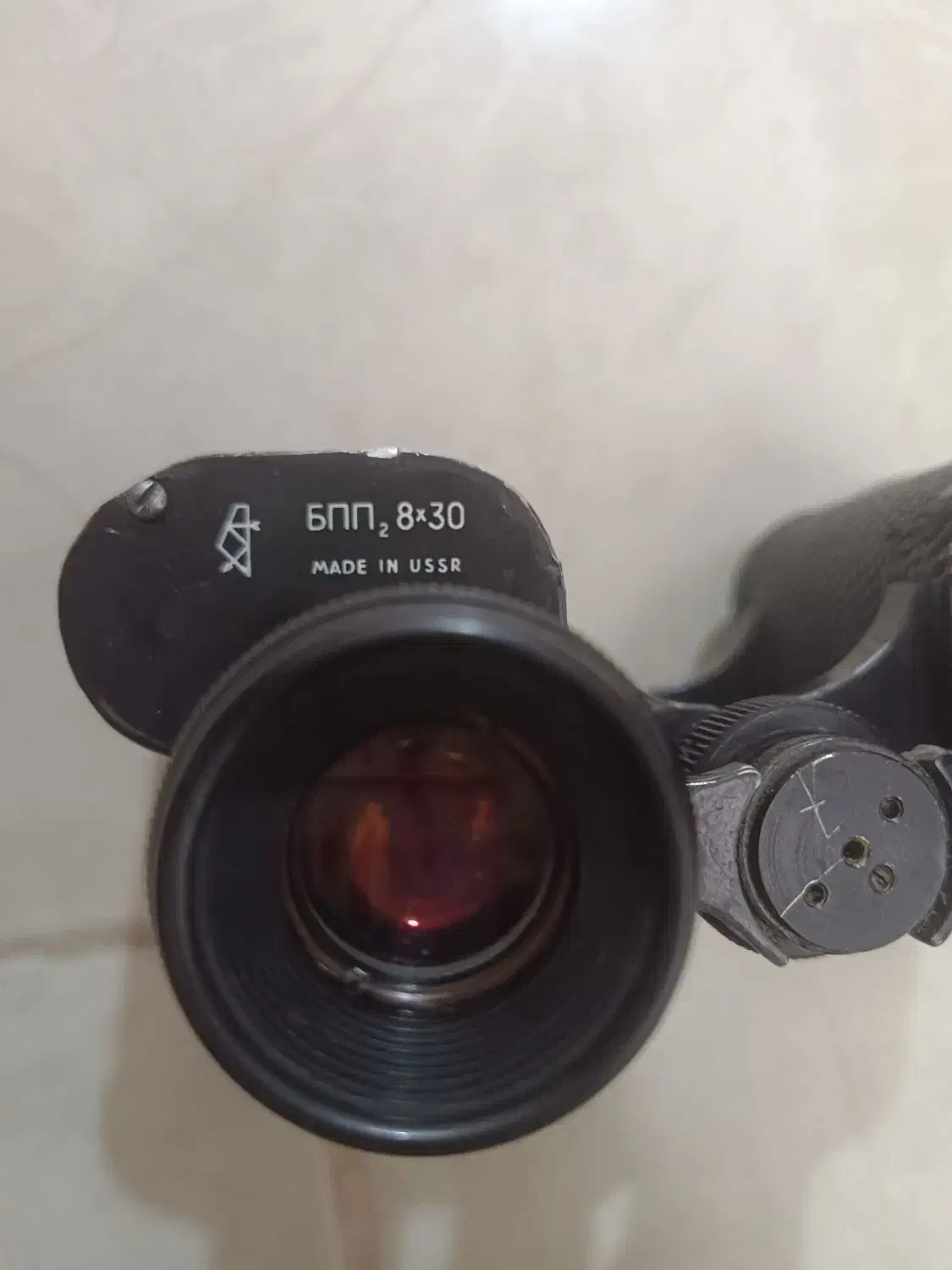 دوربین شکاری|کلکسیون اشیاء عتیقه|پرند, فاز ۴|دیوار