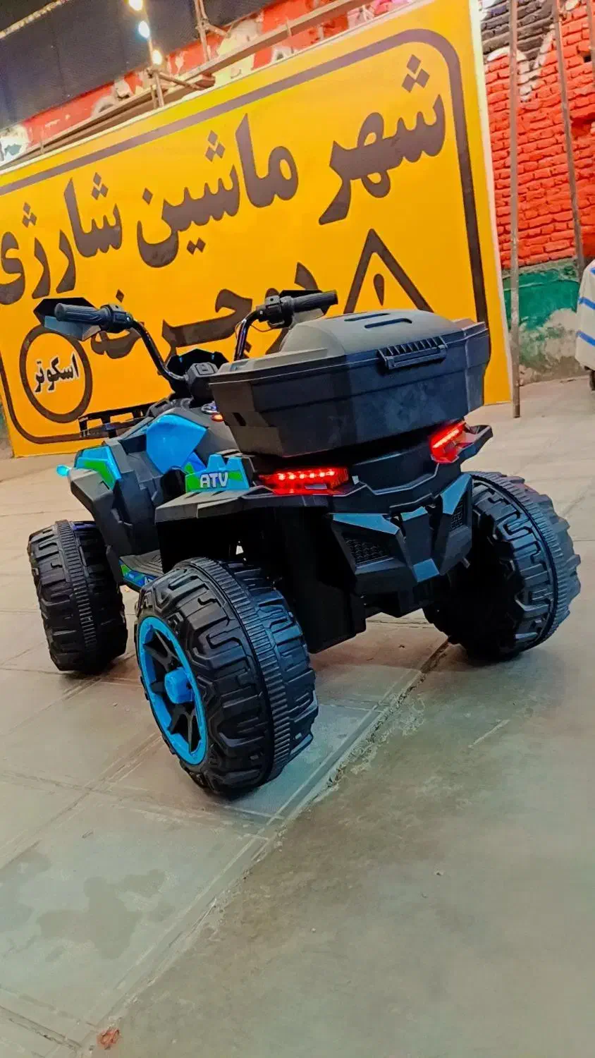 ماشین شارژی موتورچهارچرخ شارژی تحمل وزن بالا|اسباب و اثاث بچه|مشهد, توس (بلوار توس)|دیوار