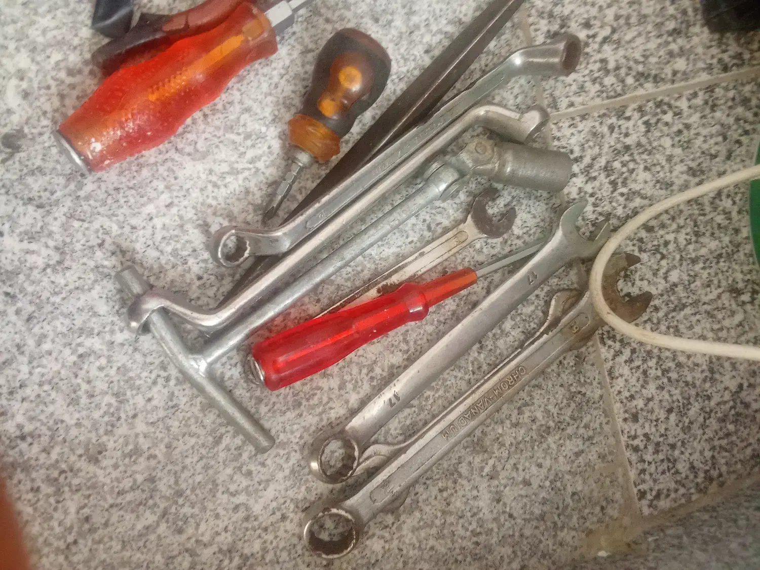 یک عدد فرانسه انبردس وانبر قفلی وچند چیز دیگه چن|ابزارآلات|شیراز, سهل‌آباد|دیوار