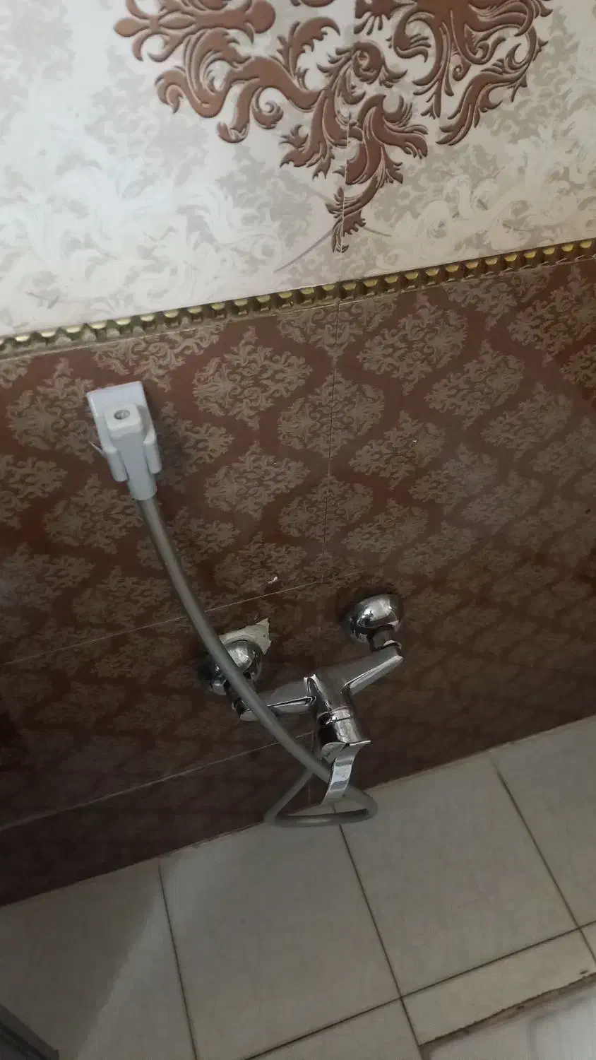 شیر آلات|لوازم سرویس بهداشتی|اراک, |دیوار