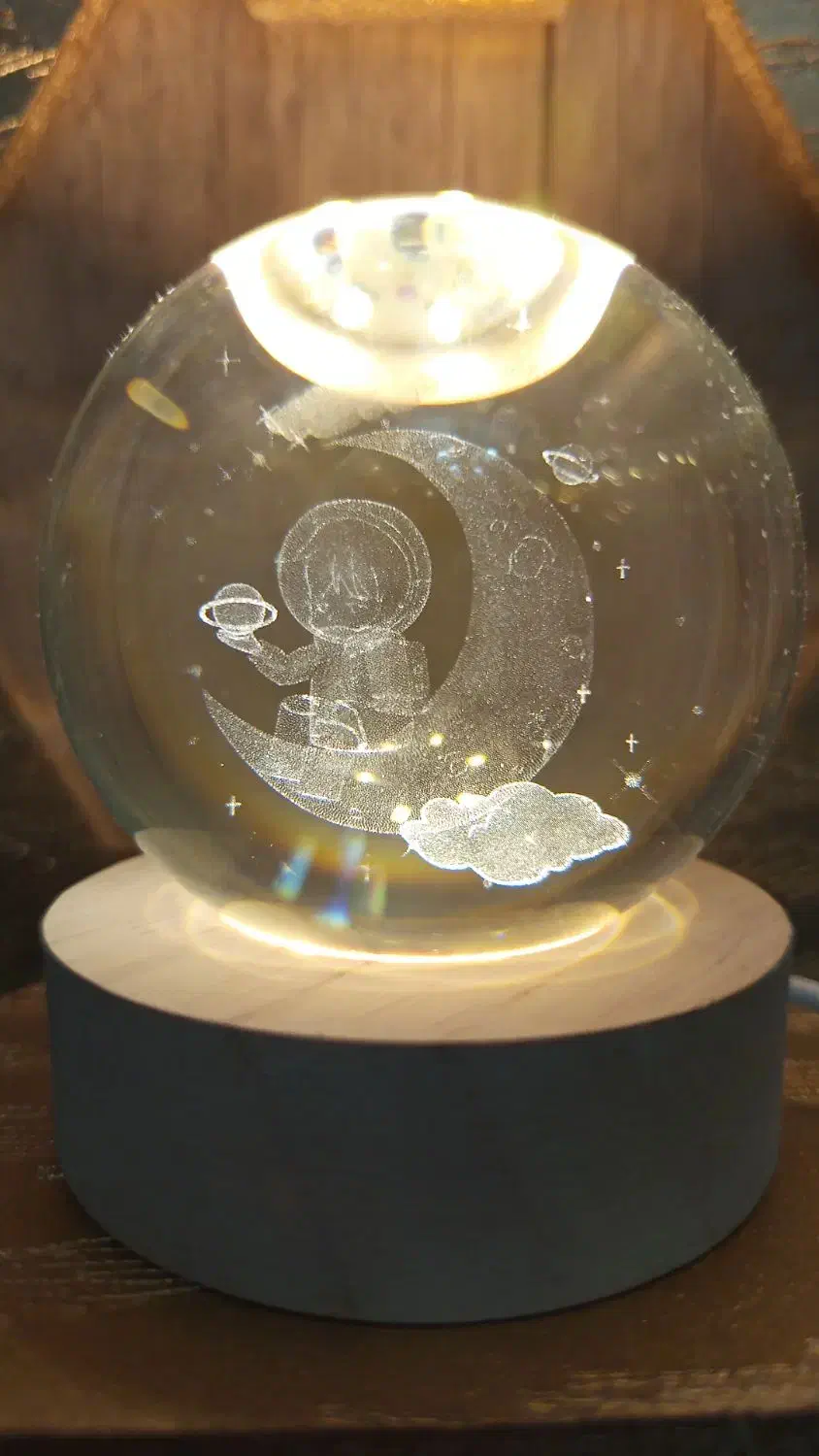 گوی چراغ خواب مدل فضانورد|چراغ خواب و آباژور|بیرجند, |دیوار