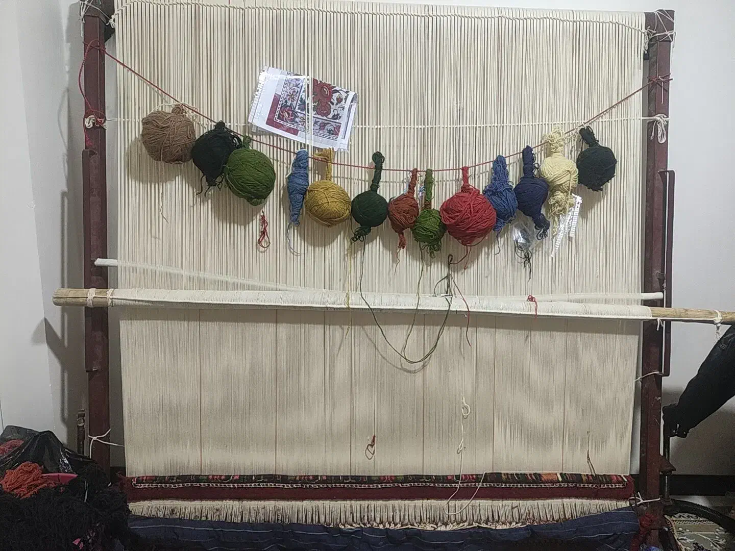 قالی یک و نیم در دو نیم|فرش|شهرکرد, |دیوار