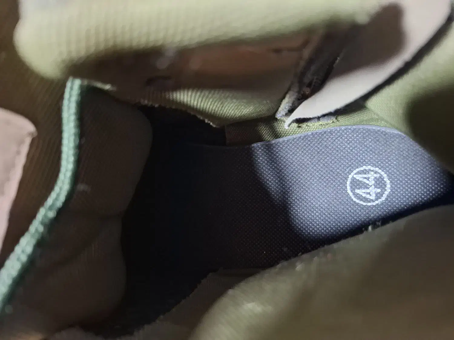 کفش کوه نوردی و پیاده روی|کیف، کفش، کمربند|گنبد کاووس, |دیوار