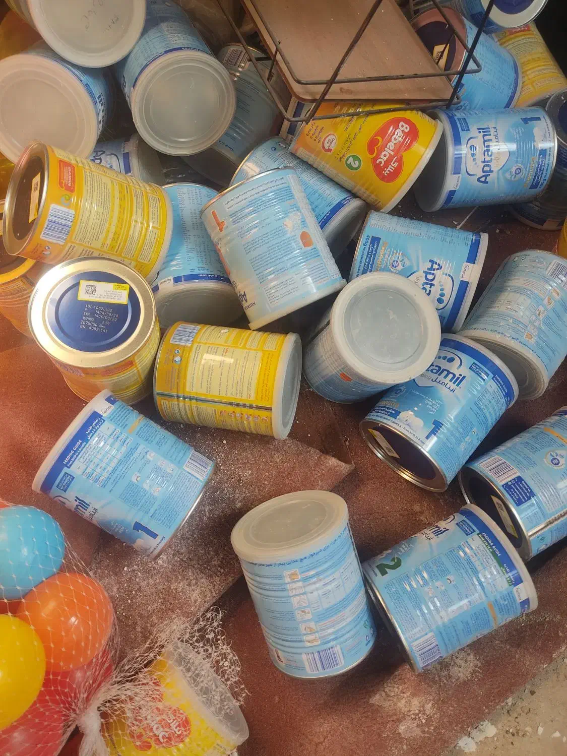 قوطی شیر خشک|ظروف نگهدارنده، پلاستیکی، یک‌بارمصرف|شیراز, شهرک مهرگان|دیوار