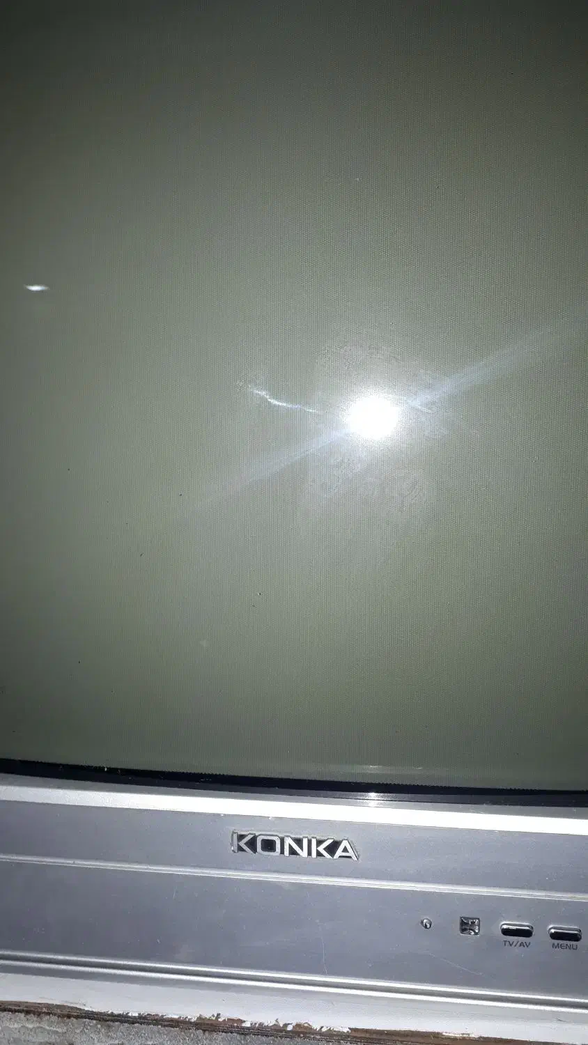 تلویزیون ۲۱ اینچ konkaسالم بدون کنترل|تلویزیون و پروژکتور|تبریز, |دیوار
