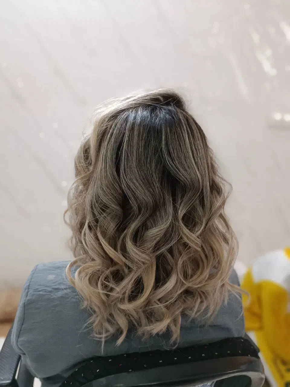 انجام رنگ مو شنیون و میکاپ|خدمات آرایشگری و زیبایی|فلاورجان, |دیوار