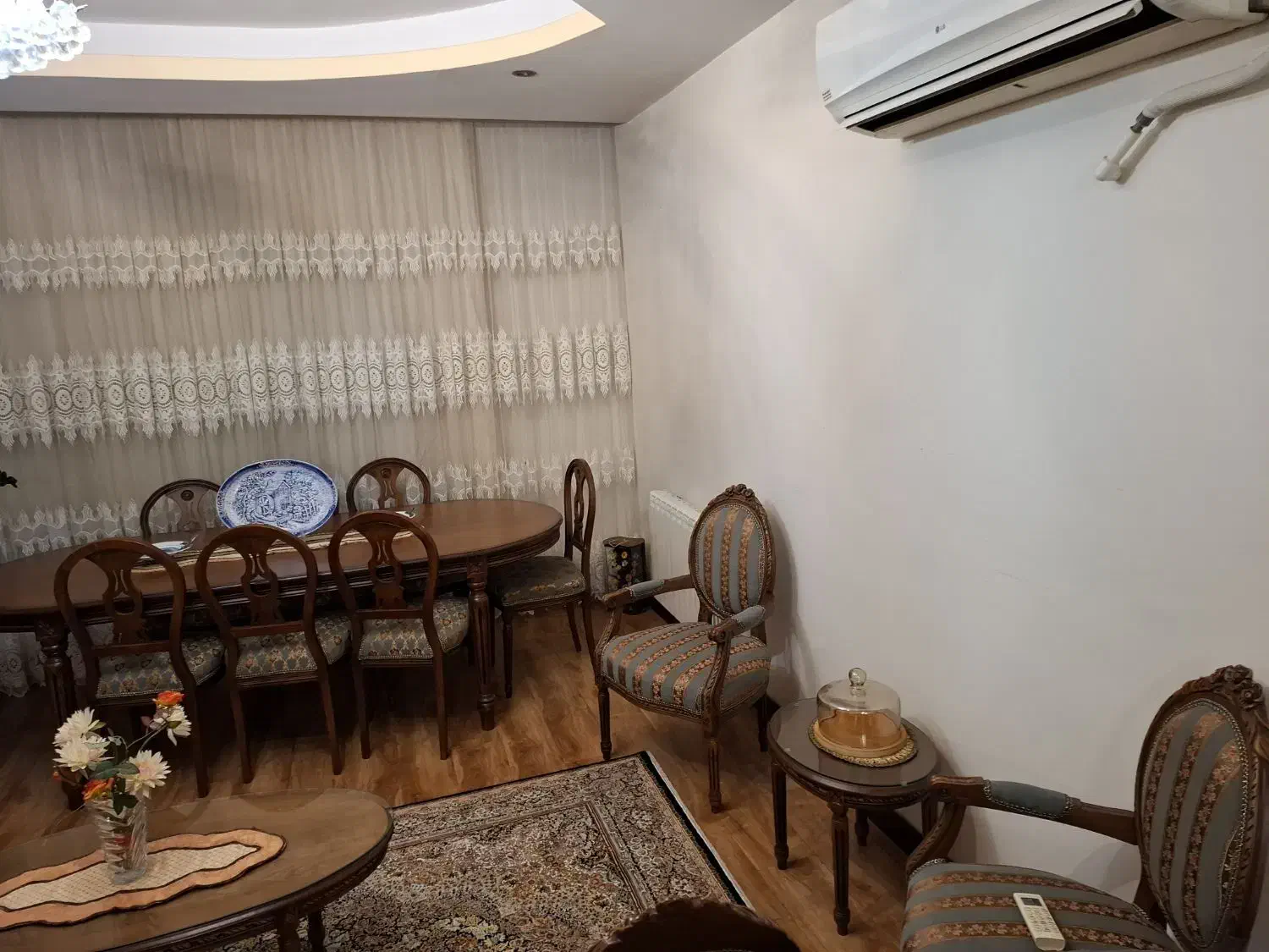 مبل و غذا خوری ست|مبلمان خانگی و میز عسلی|مشکین‌دشت, |دیوار