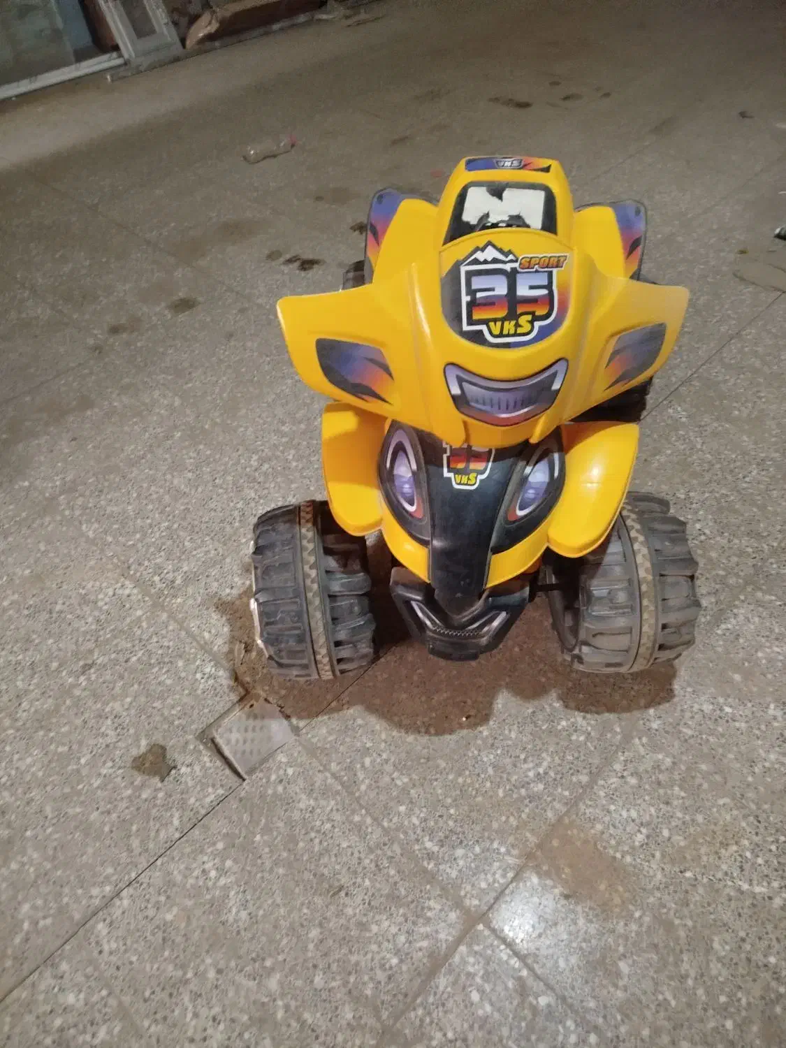 ماشین شارژی|اسباب‌بازی بچه|یزد, |دیوار