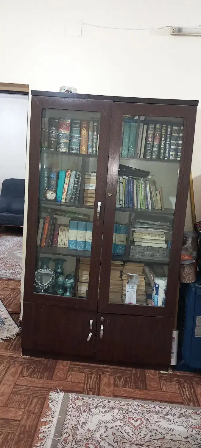 فروش کتابخانه شیشه دار|کتابخانه، شلف، قفسه‌های دیواری|اهواز, فاز ۱ پادادشهر|دیوار