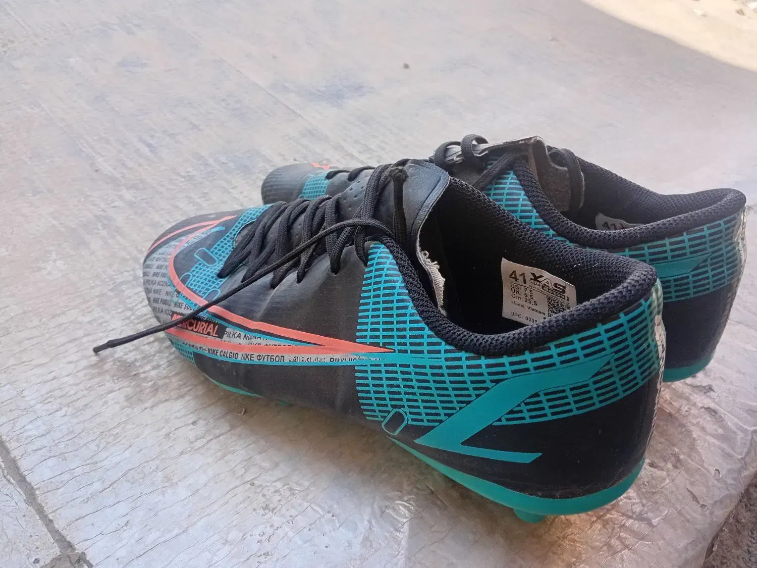 کفش فوتبال چمن|کیف، کفش، کمربند|نجفآباد, منتظری جنوبی|دیوار