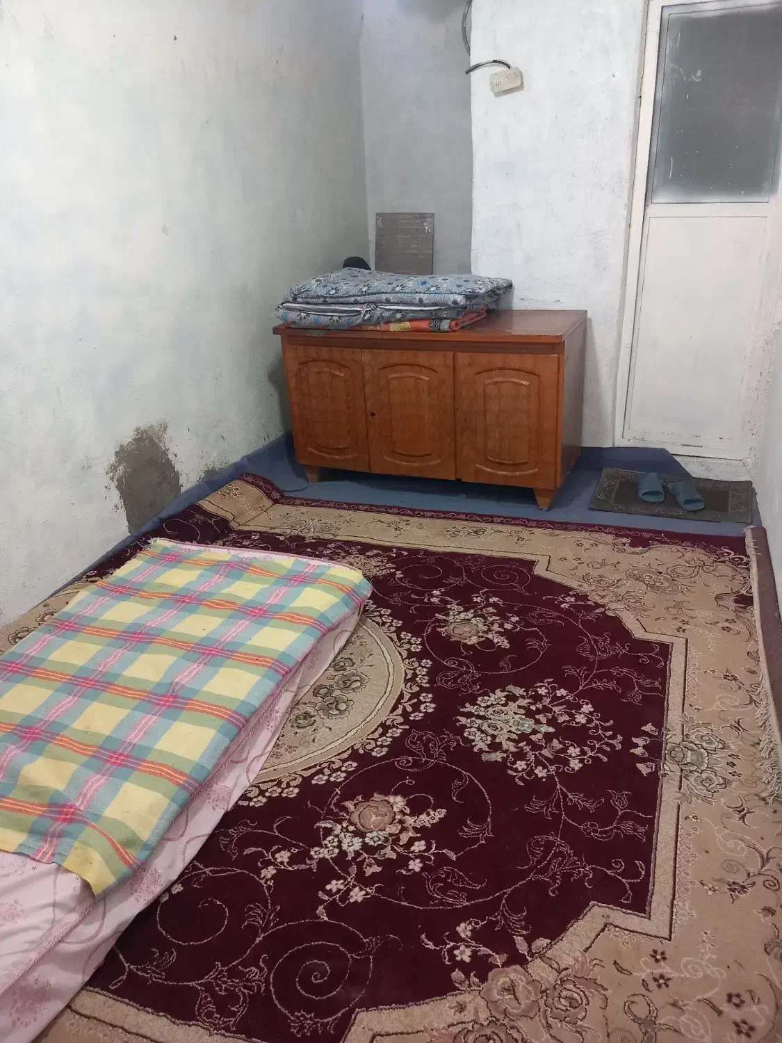 خانه مبله|اجارهٔ کوتاه‌مدت آپارتمان و سوئیت|شیراز, کوشک میدان|دیوار