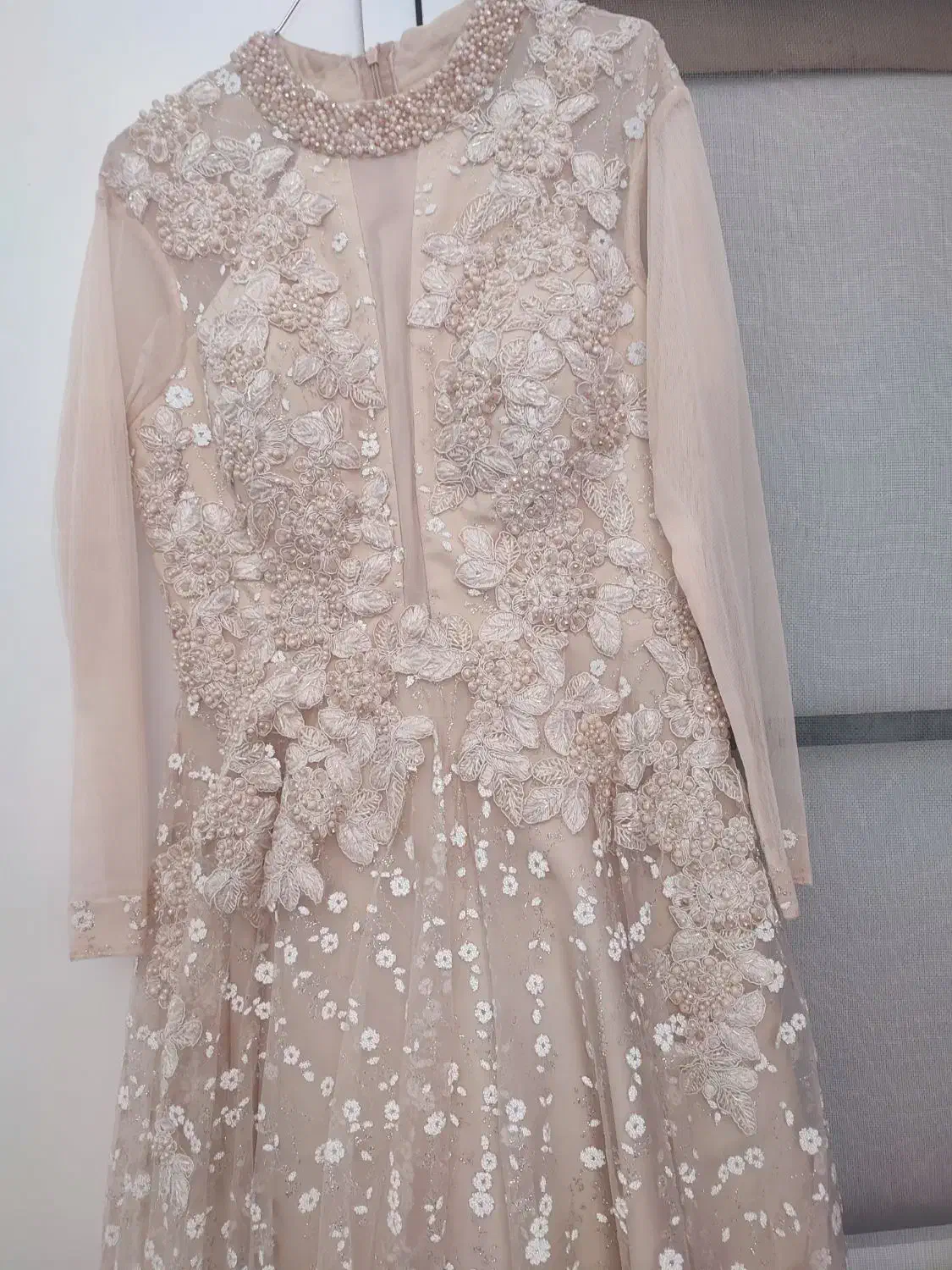 لباس مجلسی|لباس|بومهن, |دیوار