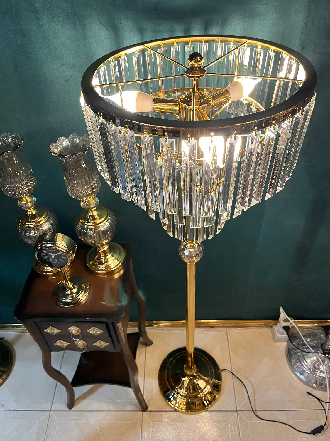 آباژور کنارسالنی ونوس|چراغ خواب و آباژور|ارومیه, |دیوار