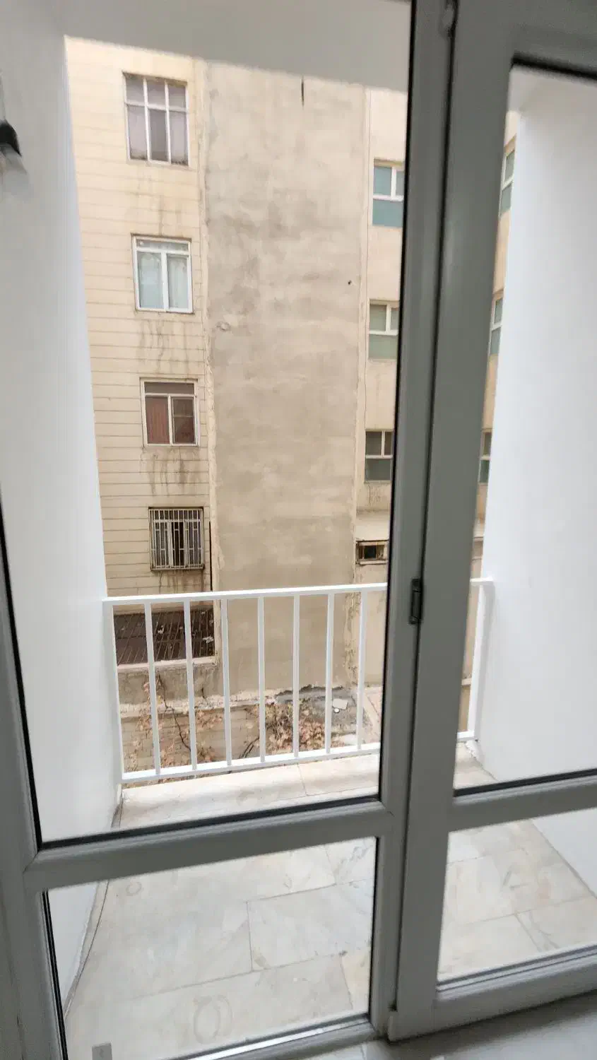 150متر به قیمت سه خوابه بزرگ کلید نخورده  شهرک غرب