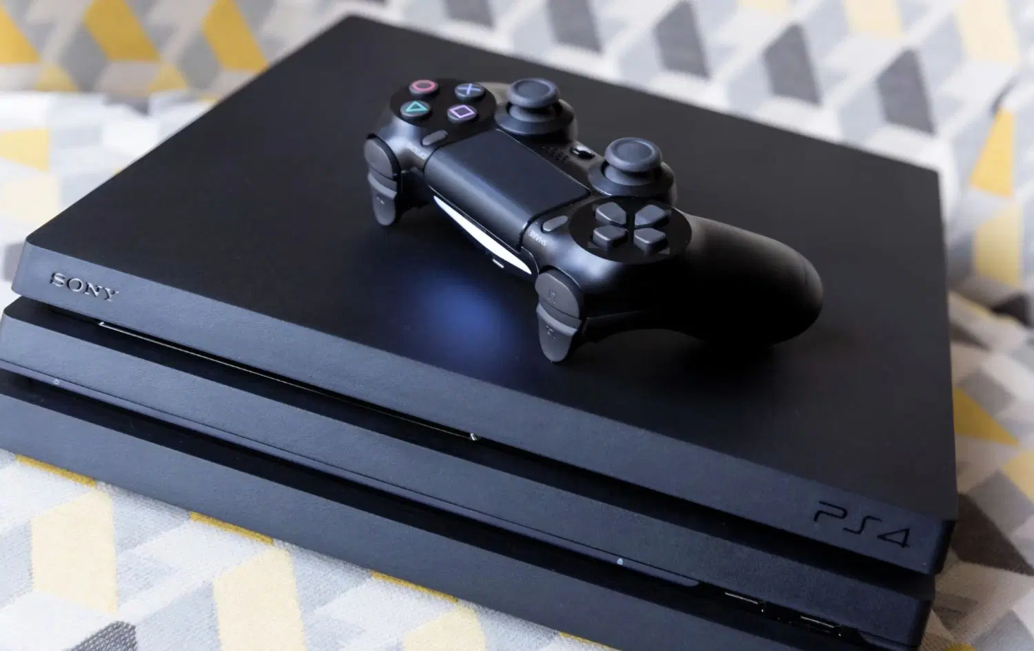 Ps4 pro|کنسول، بازی ویدئویی و آنلاین|شیراز, شهرک قمشه|دیوار