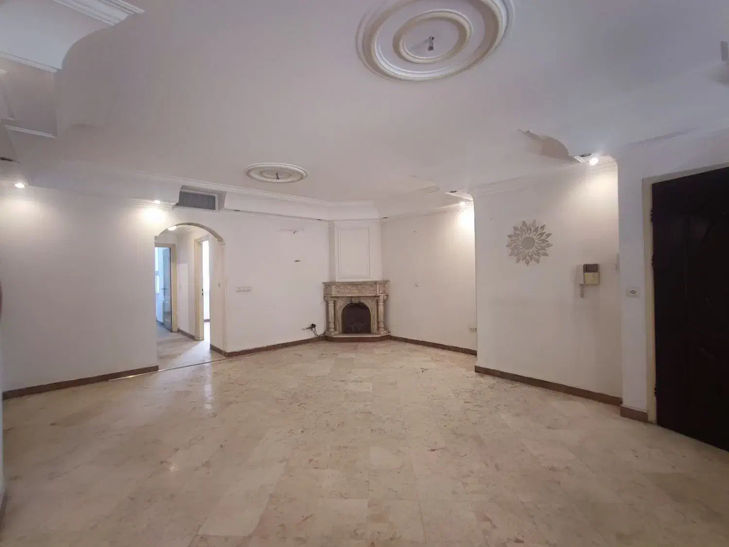 ۹۳ متری فول امکانات لطفعلی خانی( همایونشهر جنوبی)|فروش آپارتمان|تهران, حبیب الله|دیوار