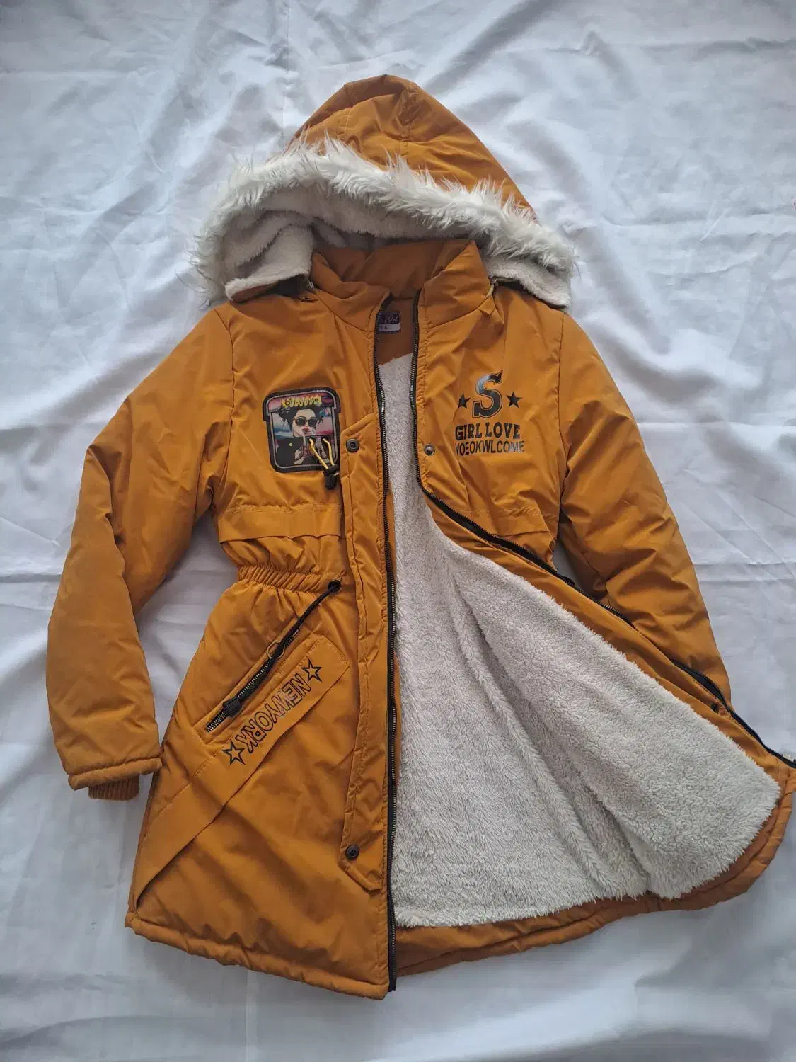 کاپشن دخترانه|لباس|قائن, |دیوار