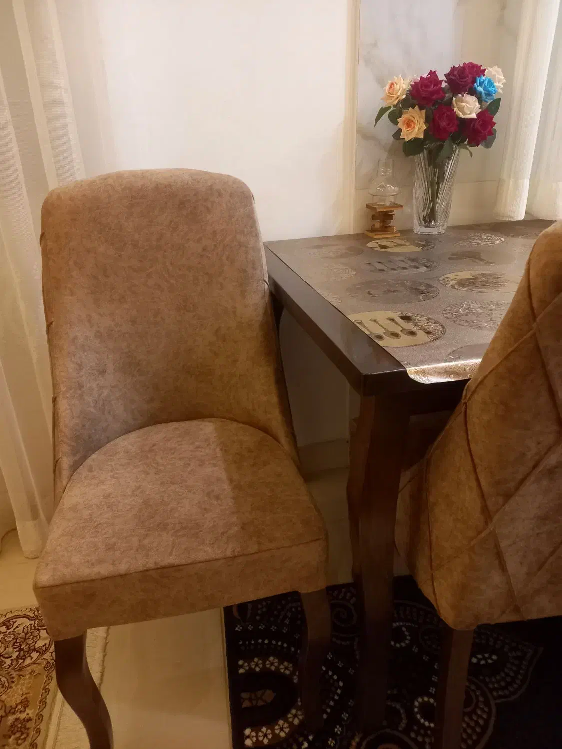 تعویض میز ۶نفره با ۴نفره|میز و صندلی غذاخوری|رشت, استقامت ۲|دیوار