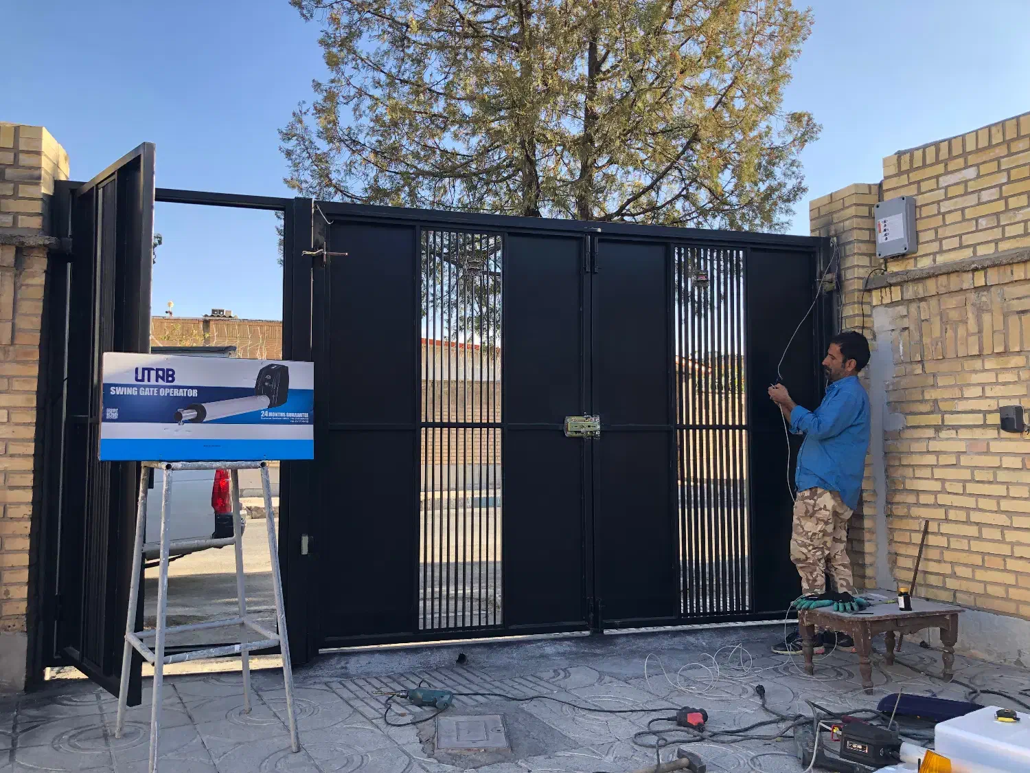 جک بازویی،درب ریلی،قفل برقی،آرام بند،آیفون تصویری|خدمات پیشه و مهارت|اراک, |دیوار