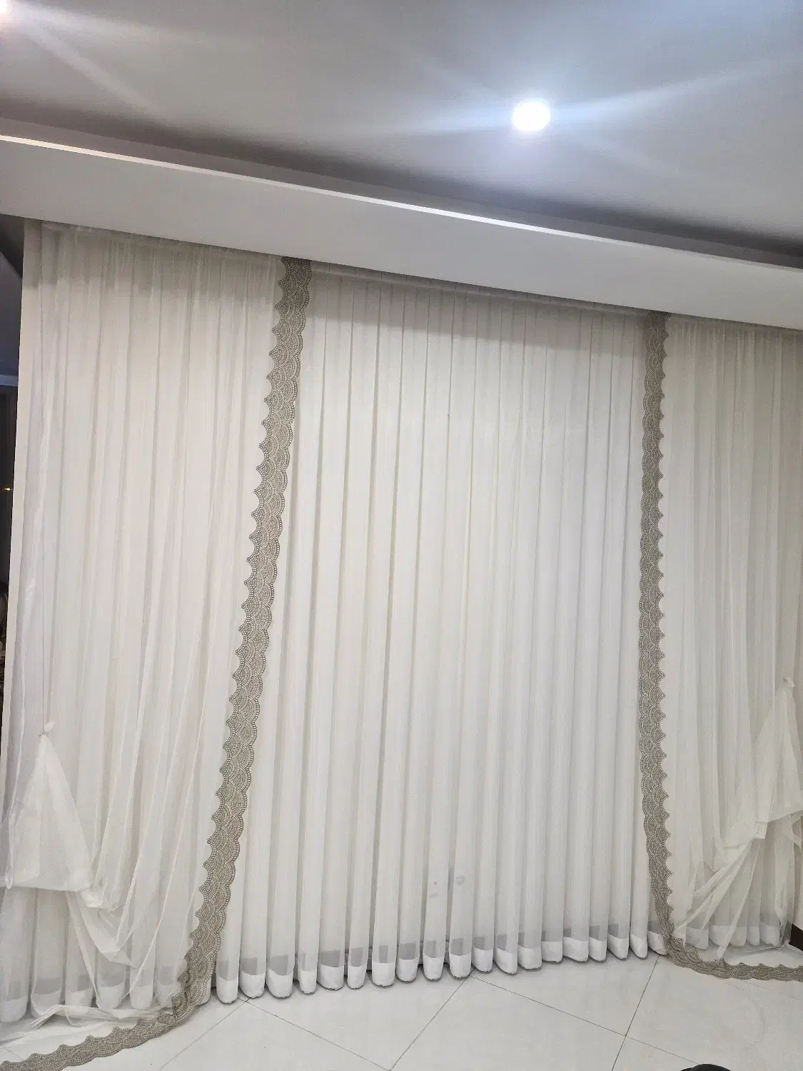 پرده والانهای تور ترک لبه حاشیه تمام گلدوزی|پرده، رانر، رومیزی|تهران, شهرک آزمایش|دیوار