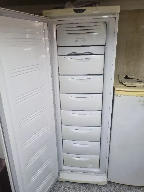 فریزر تک بدون برفک امرسان تمیز|یخچال و فریزر|تهران, جوادیه تهرانپارس|دیوار