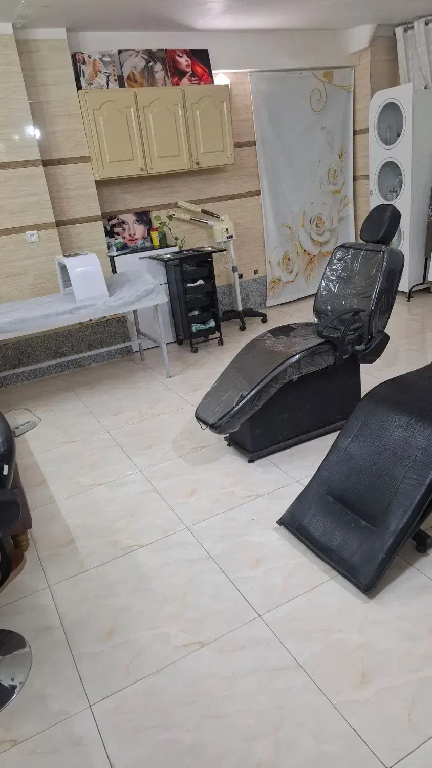اجاره صندلی در سالن زیبایی دارای مجوز|اجارهٔ دفتر کار، اتاق اداری، مطب|خمینی‌شهر, |دیوار