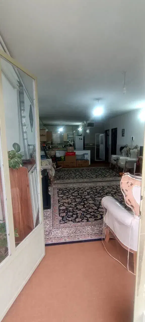 (( واحد ۱۱۰ متری دو خواب تمیز ماشین رو مفتح غربی))|اجارهٔ خانه و ویلا|اصفهان, گرکان|دیوار