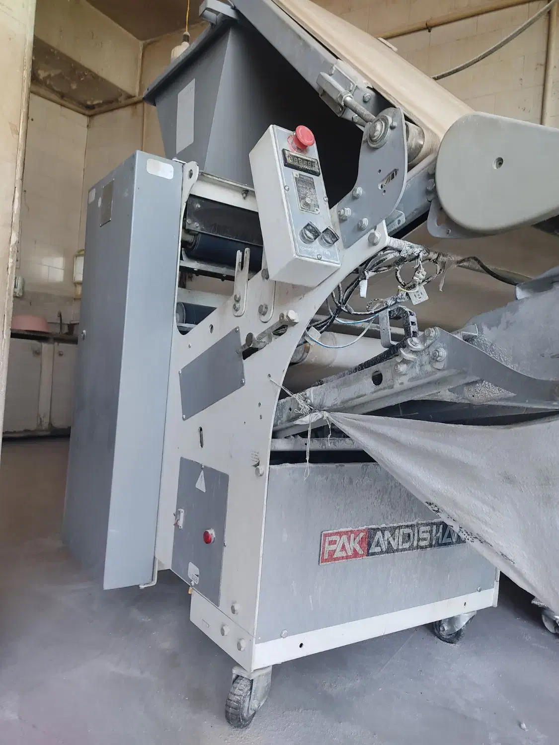 دستگاه سه کاره پاک اندیشان گرد بر|ماشینآلات صنعتی|فلاورجان, |دیوار